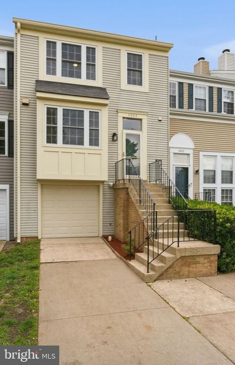 Photo of 3603 Sweethorn Court, FAIRFAX, VA 22033 (MLS # VAFX2306222)