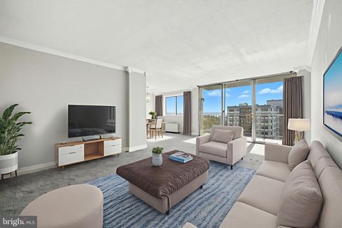 Photo of 2059 Huntington Avenue #907, ALEXANDRIA, VA 22303 (MLS # VAFX2267014)