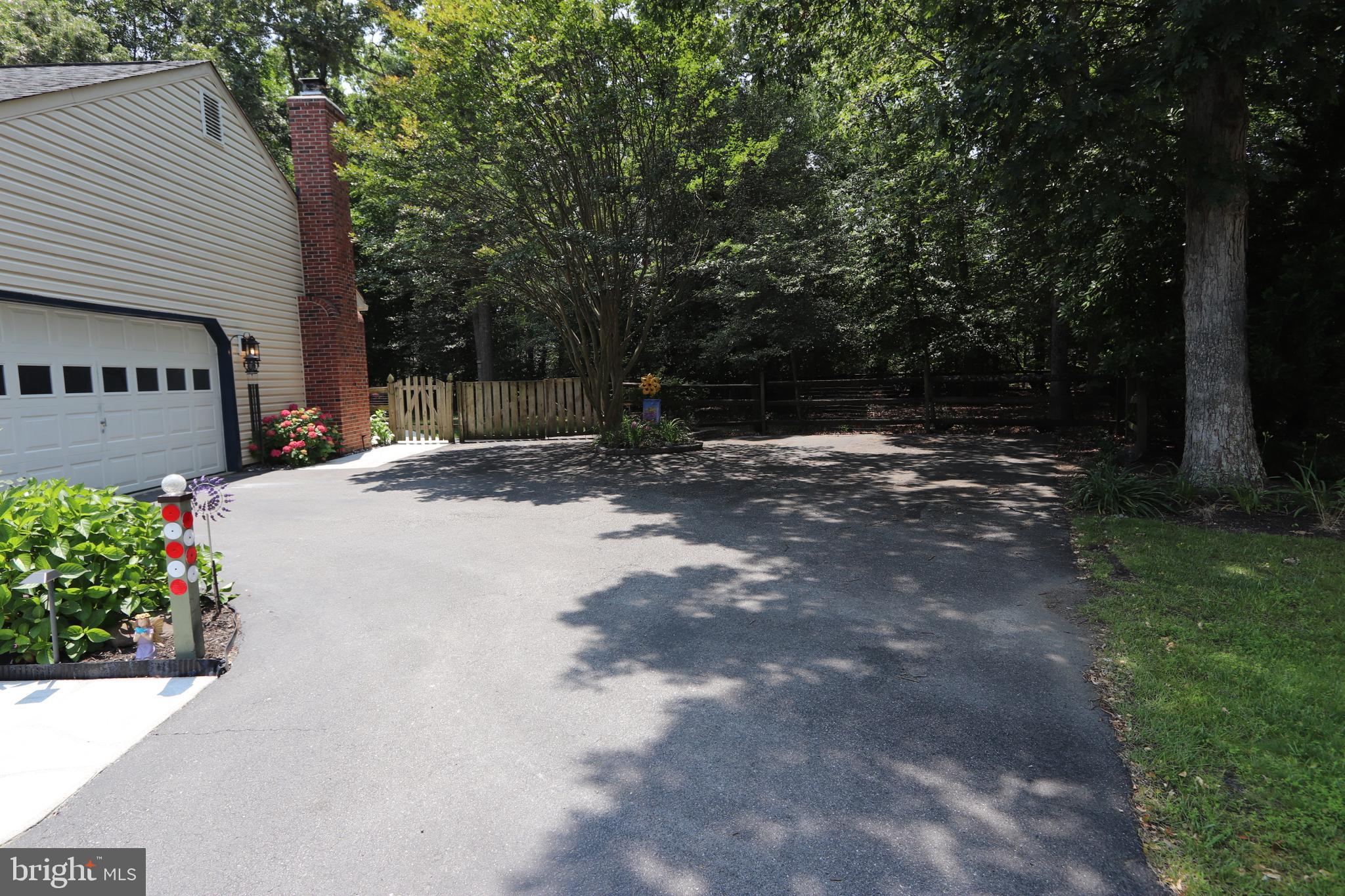 BERRY HILLS - Residential