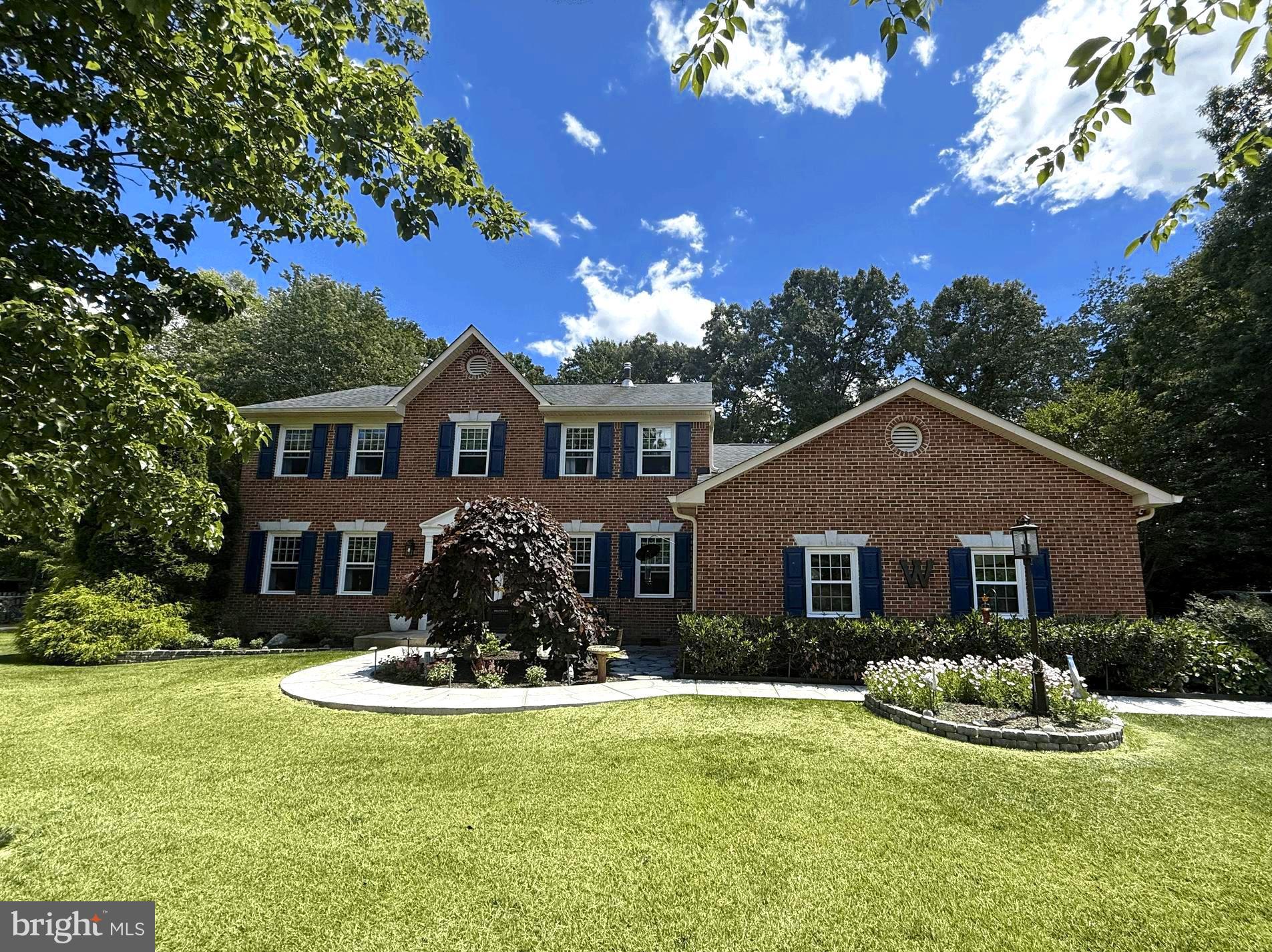 BERRY HILLS - Residential