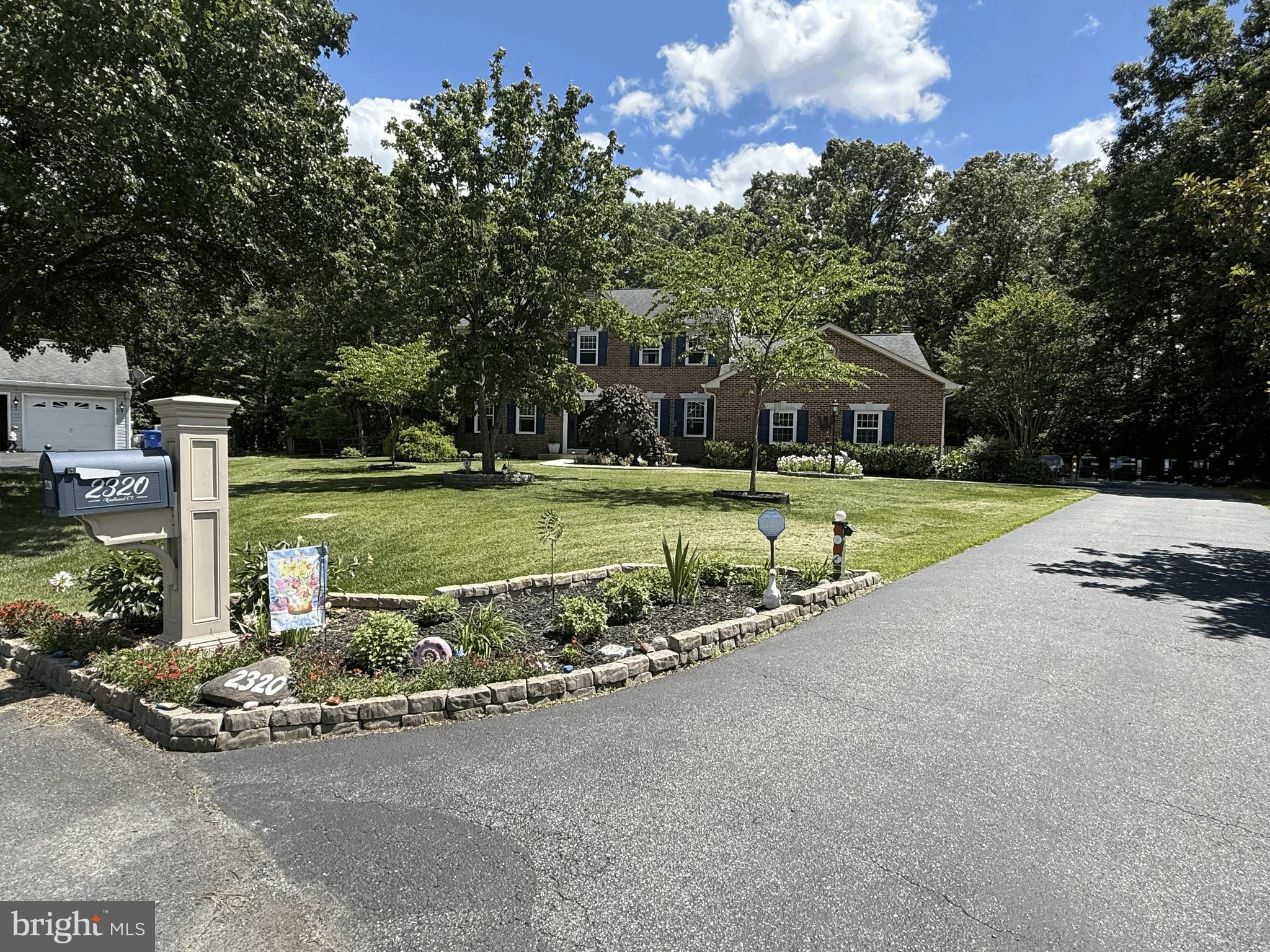 BERRY HILLS - Residential