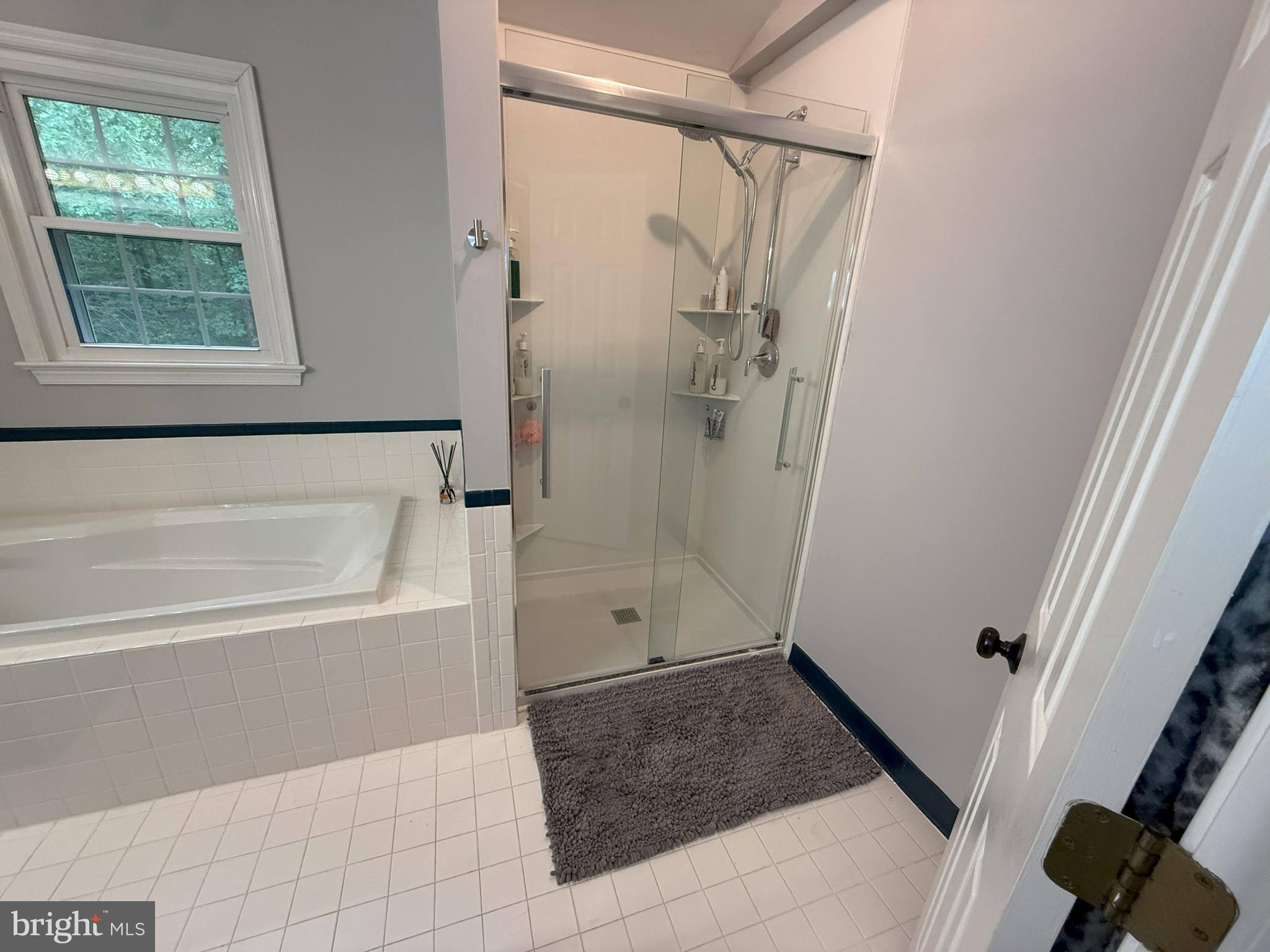 BERRY HILLS - Residential