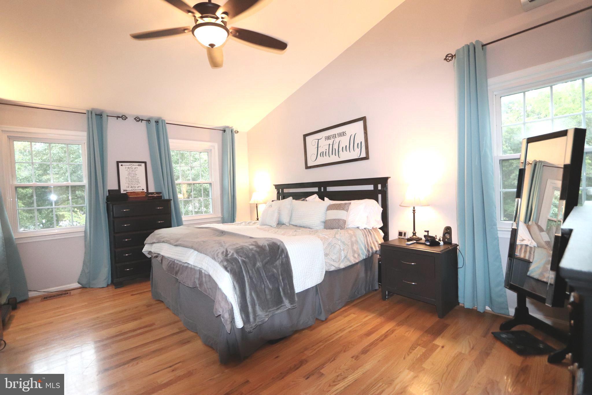 BERRY HILLS - Residential