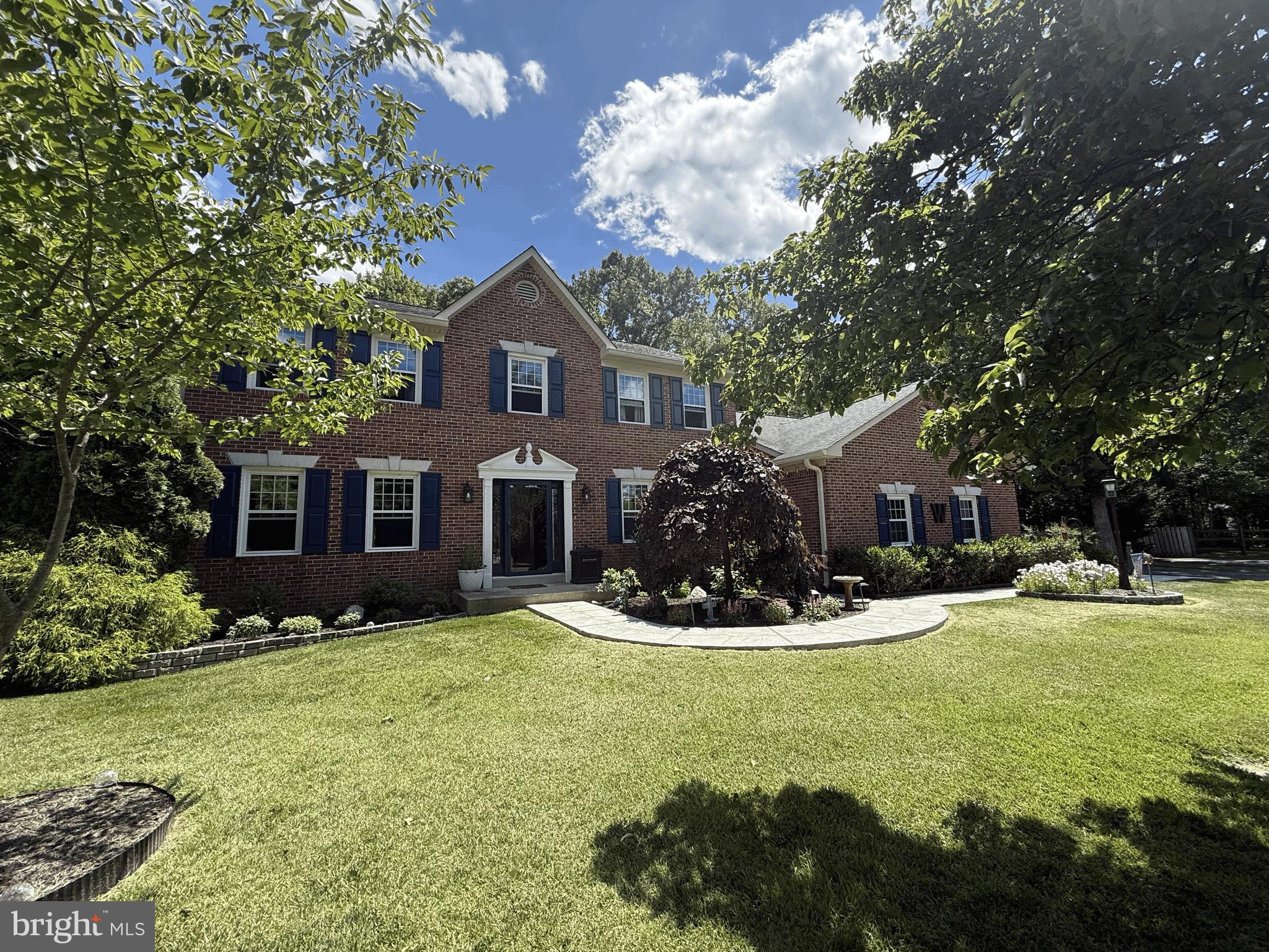 BERRY HILLS - Residential