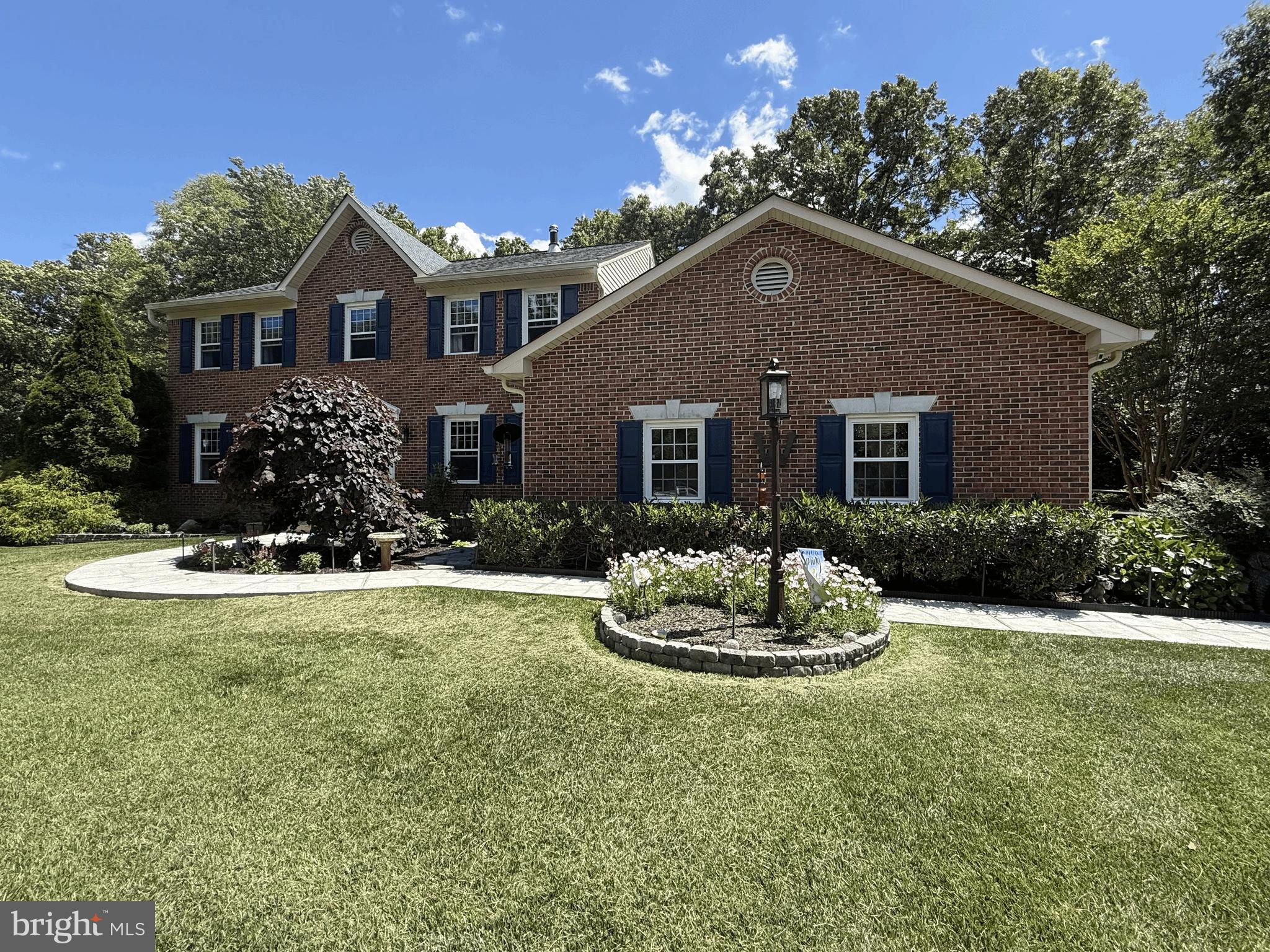 BERRY HILLS - Residential