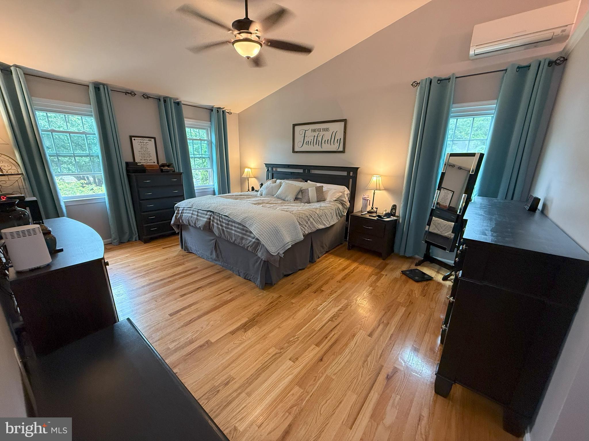 BERRY HILLS - Residential