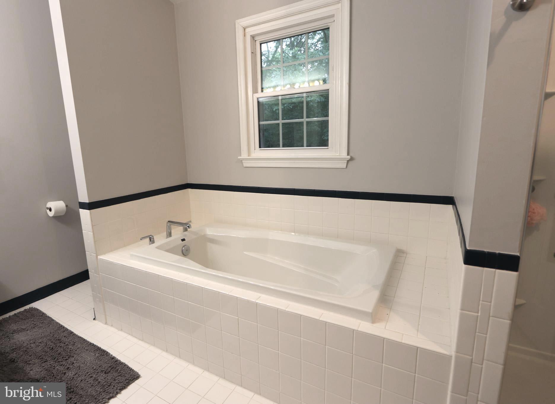 BERRY HILLS - Residential