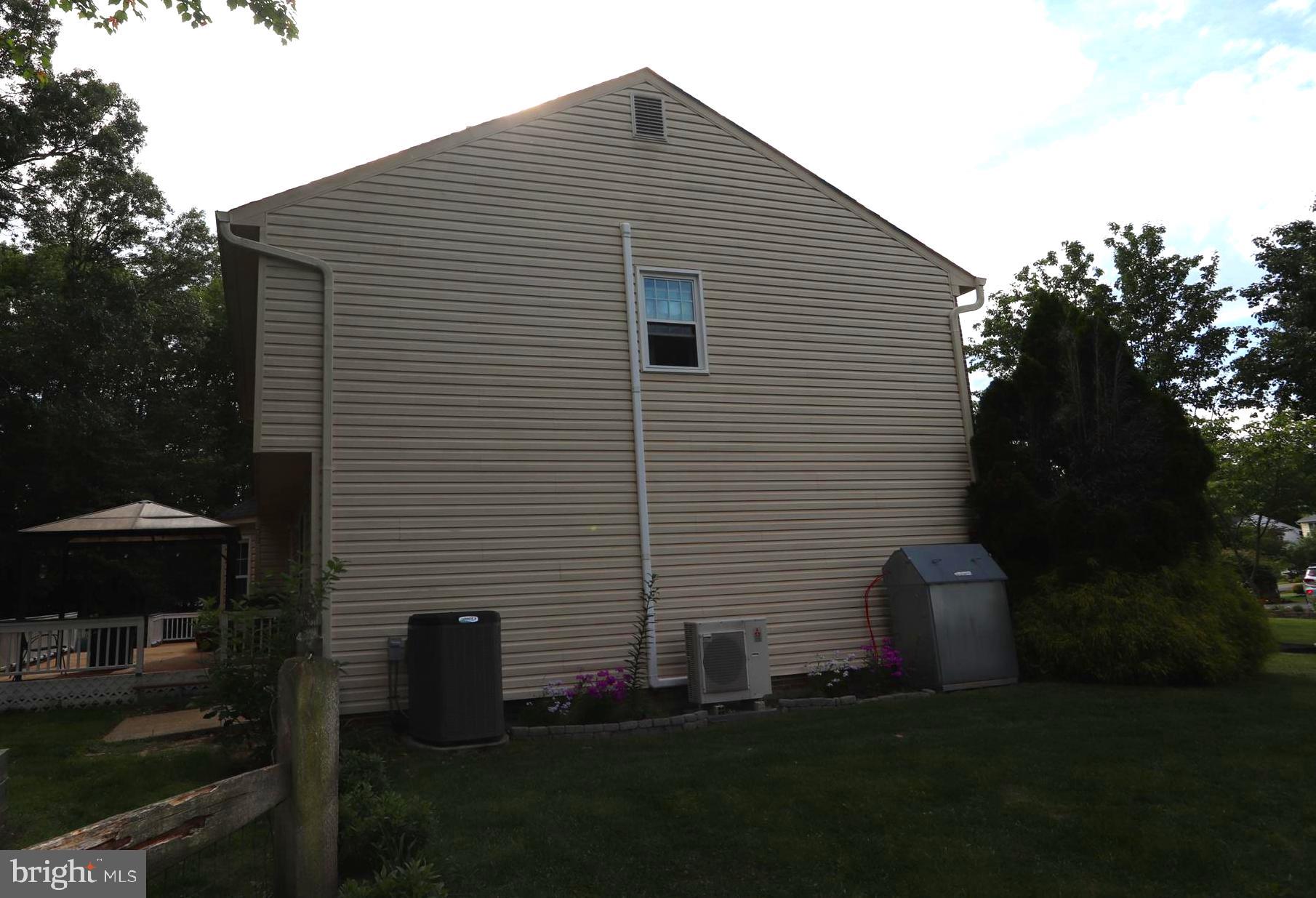 BERRY HILLS - Residential