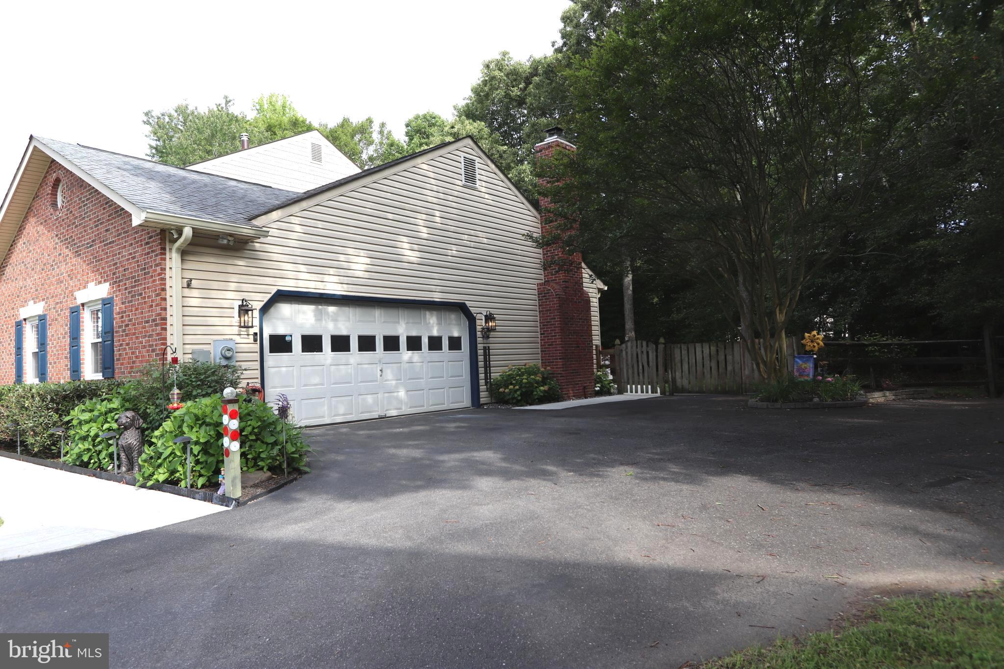 BERRY HILLS - Residential