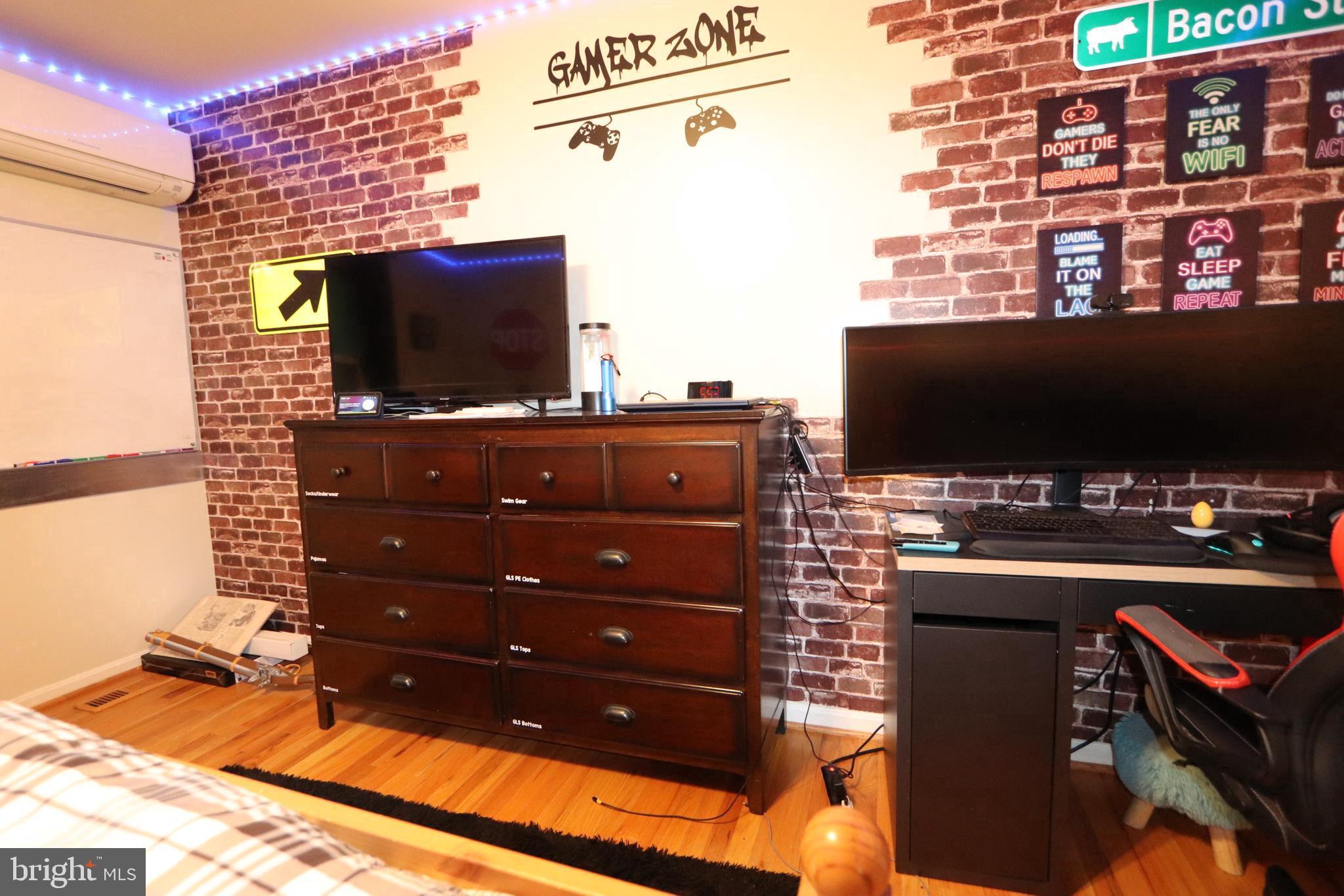 BERRY HILLS - Residential