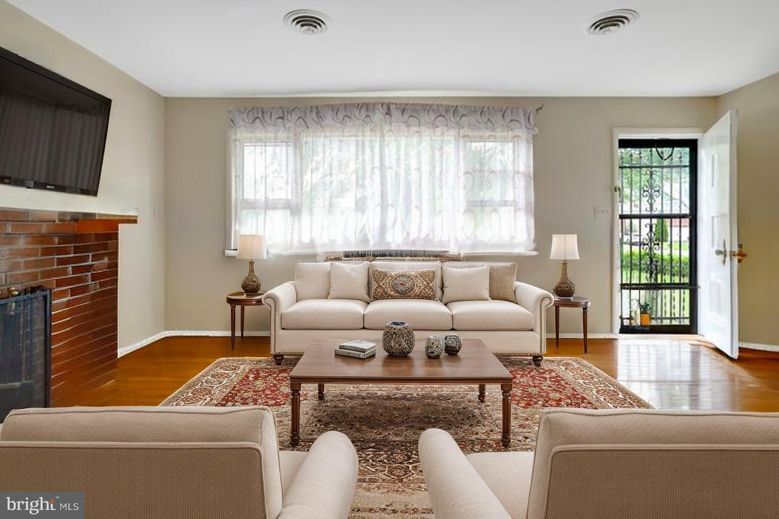4704 BARNUM LANE
