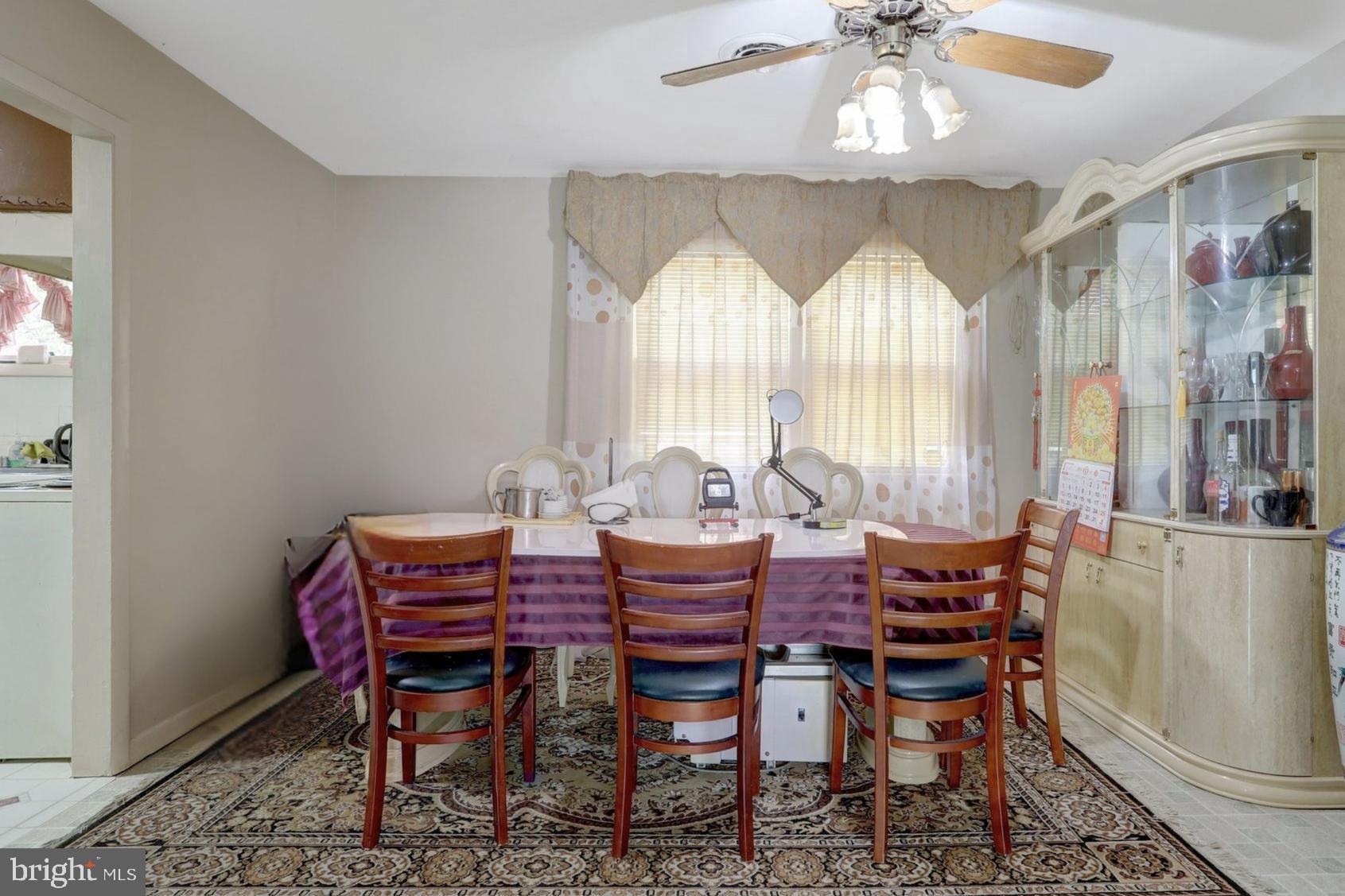 4704 BARNUM LANE
