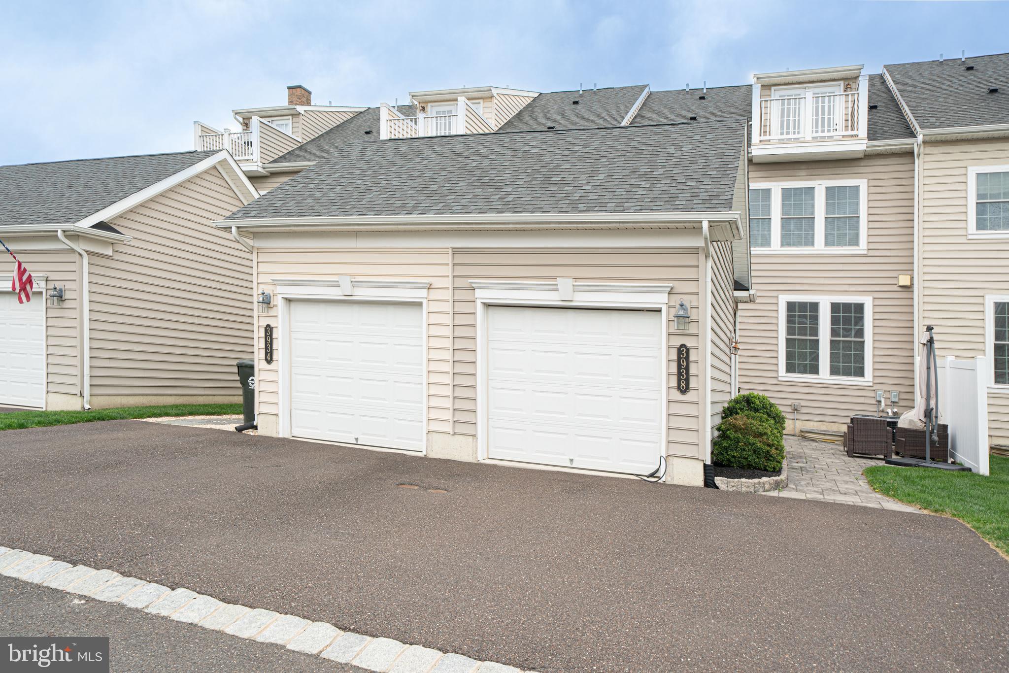 CARRIAGE HILL - Residential