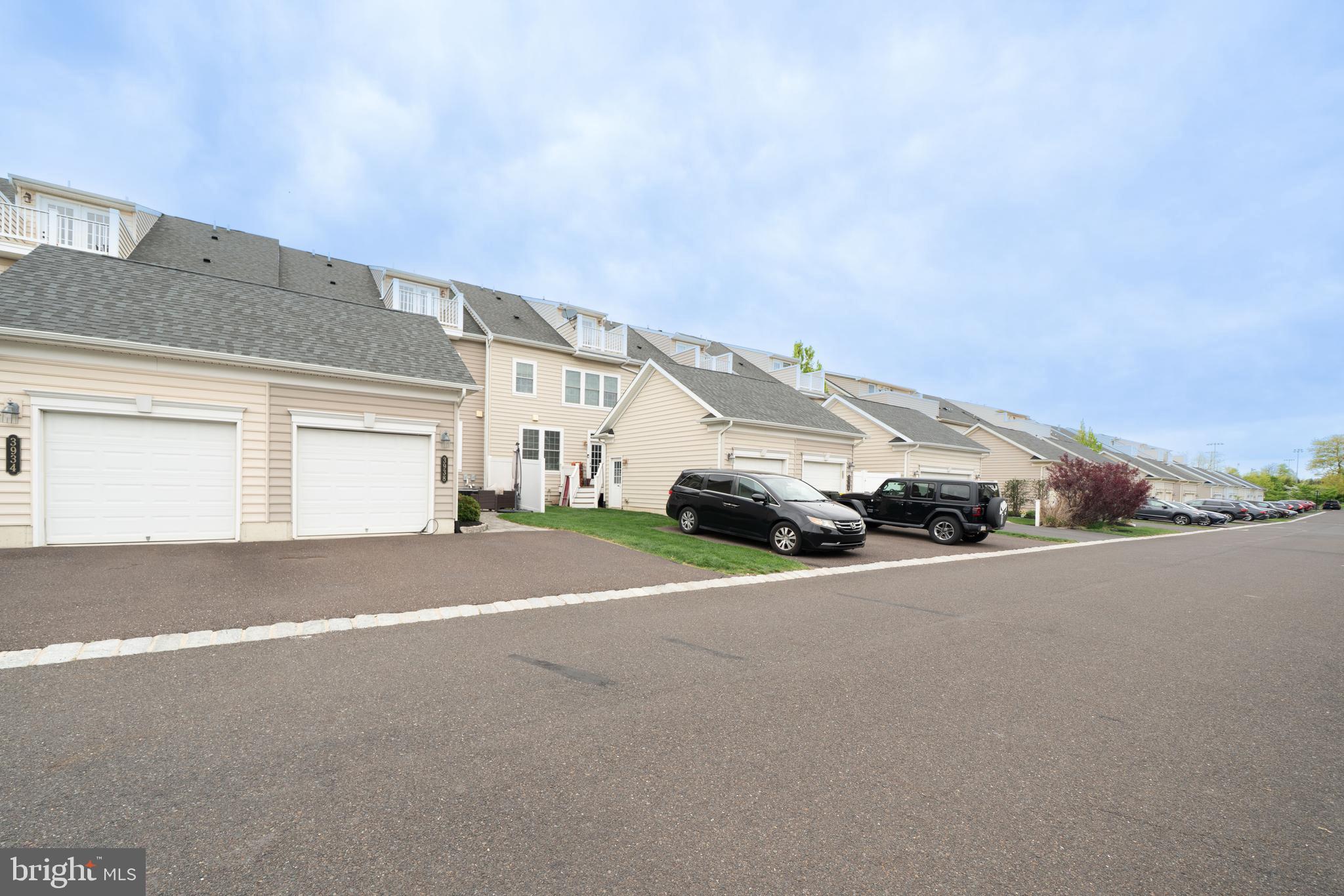 CARRIAGE HILL - Residential