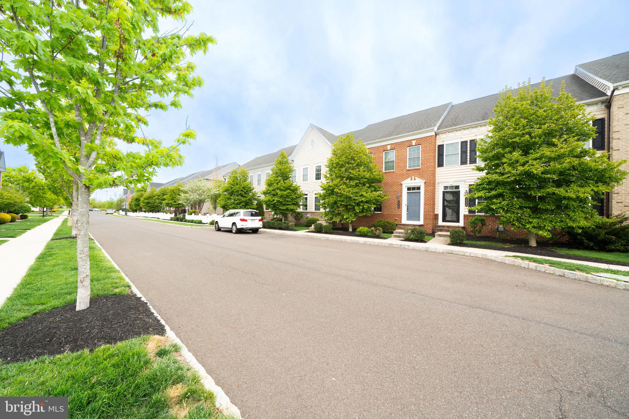 CARRIAGE HILL - Residential