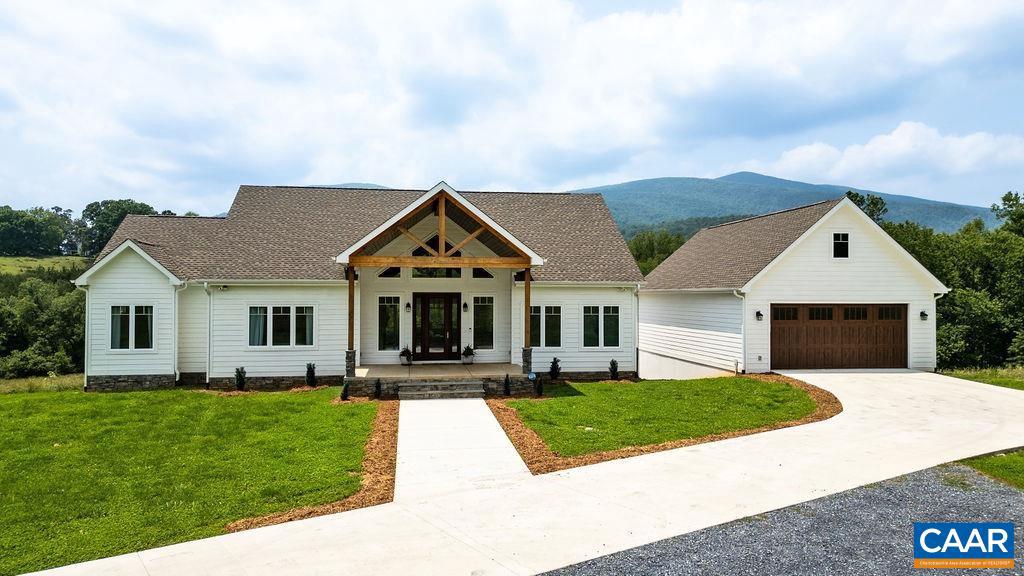 61 HILLSIDE LN