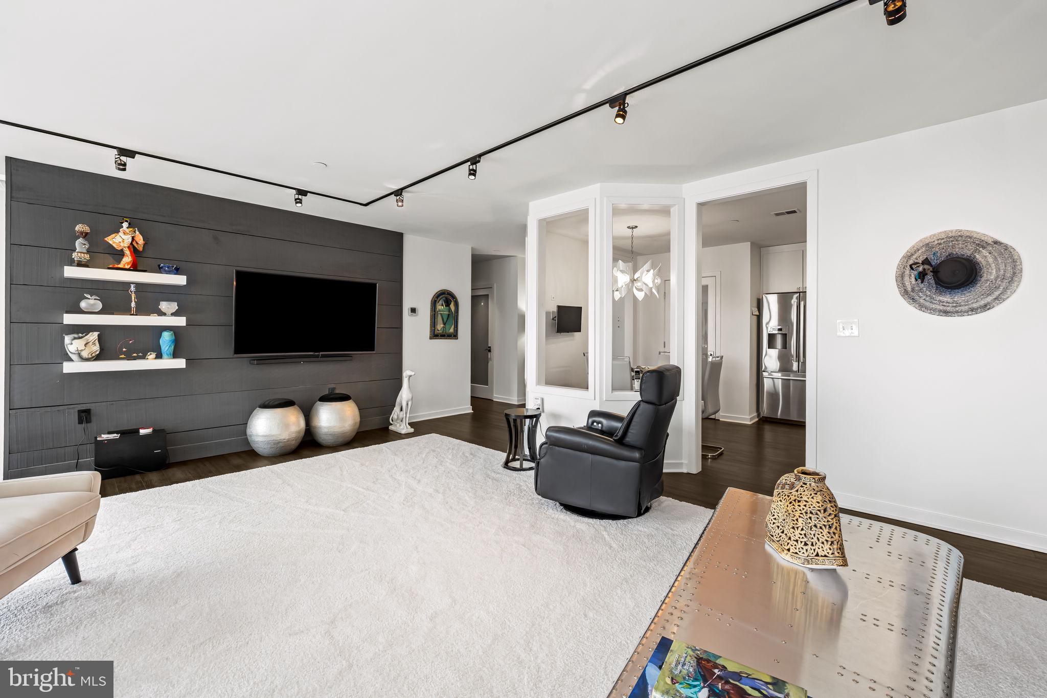 PIKESVILLE - Residential
