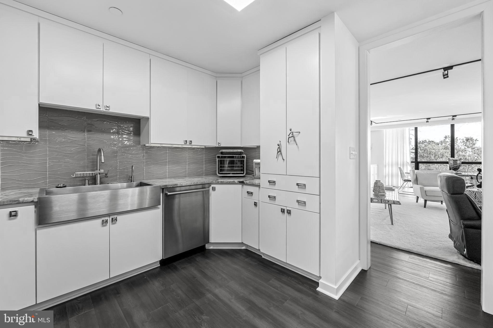PIKESVILLE - Residential