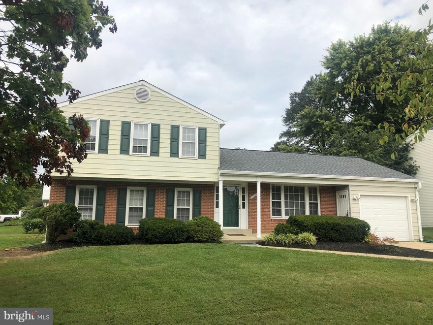 Sweet Olney Location... Walk to public transportation and General Shopping! Straight across the street from "Southeast Olney Park".