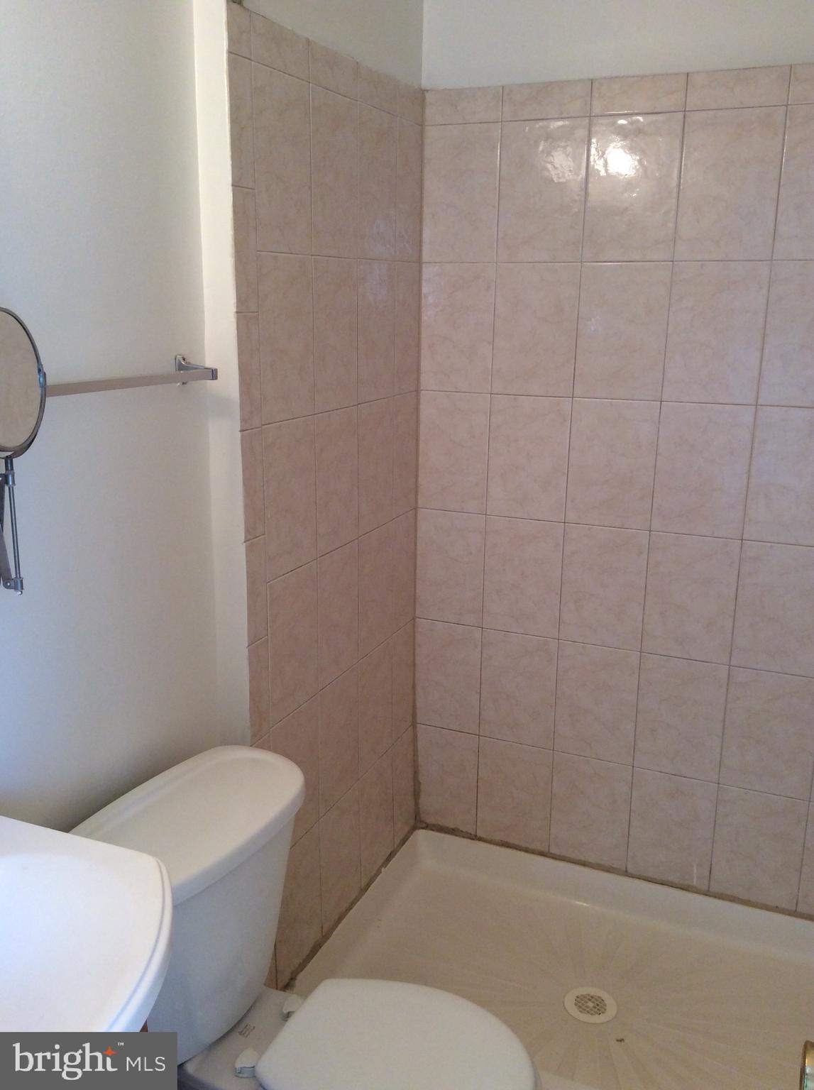 HIGHLANDS OF OLNEY - Residential Lease