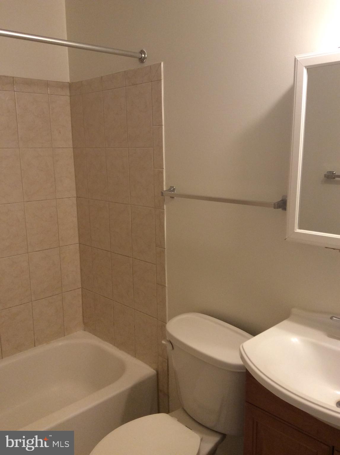 HIGHLANDS OF OLNEY - Residential Lease