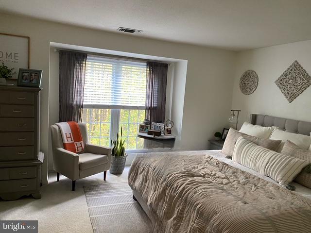 ENGLISH COUNTRY MANOR - Residential Lease