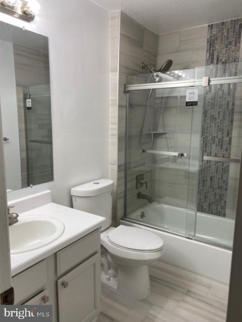 ENGLISH COUNTRY MANOR - Residential Lease