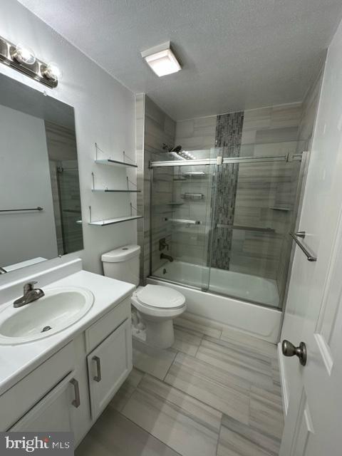 ENGLISH COUNTRY MANOR - Residential Lease