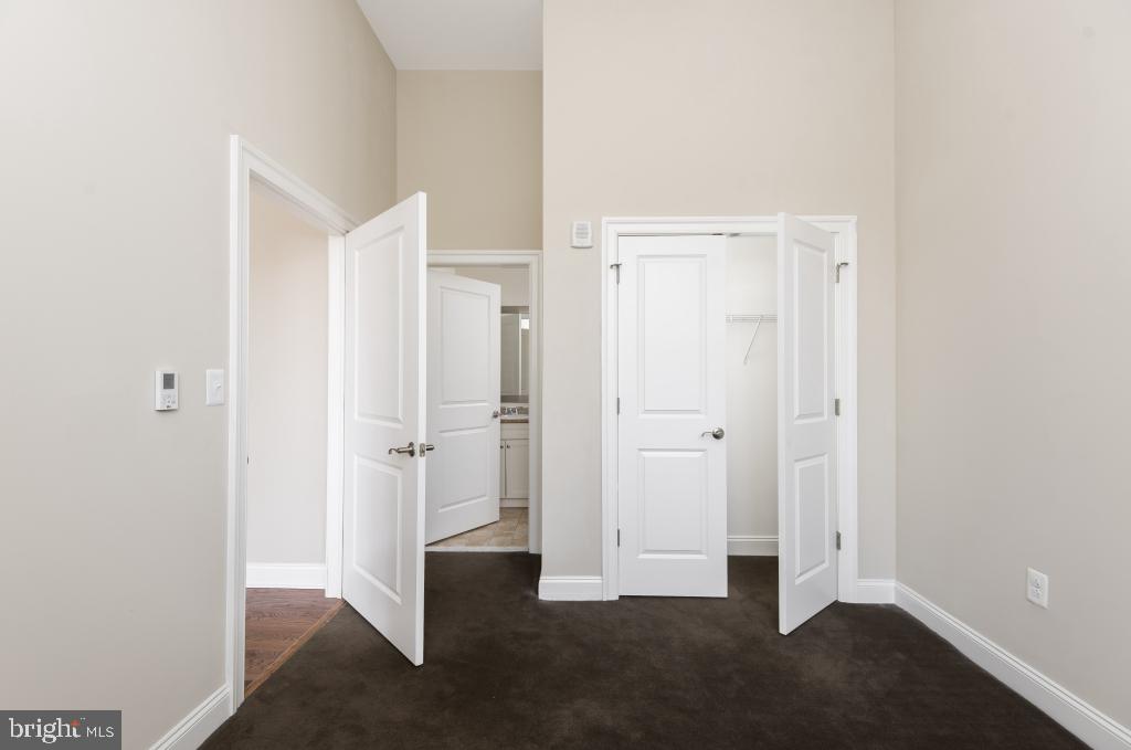 SOCIETY HILL - Residential Lease