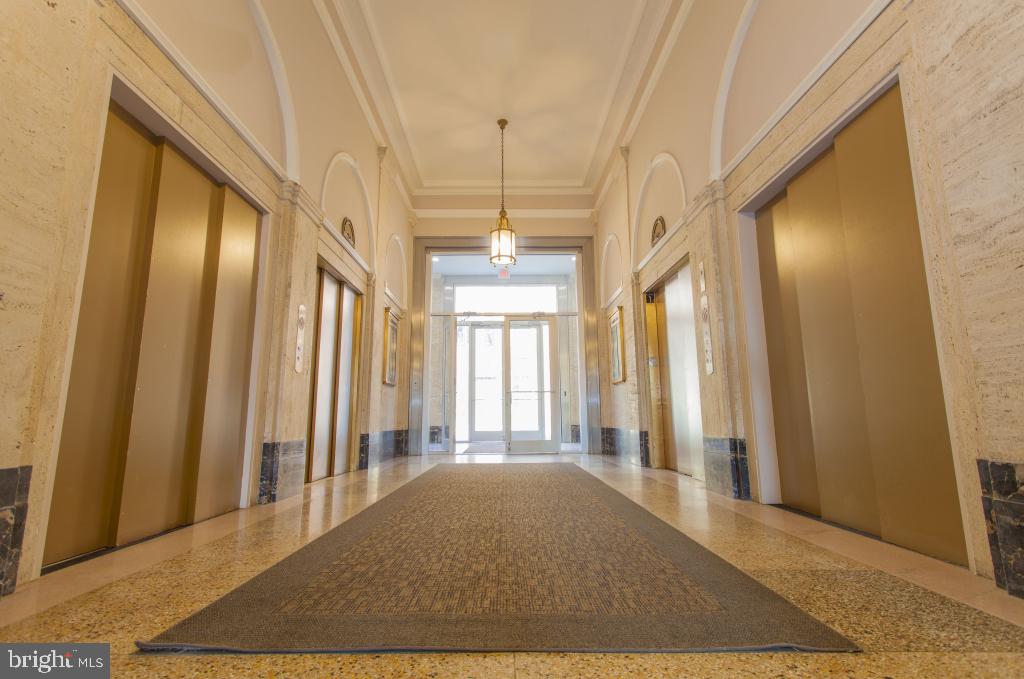 SOCIETY HILL - Residential Lease