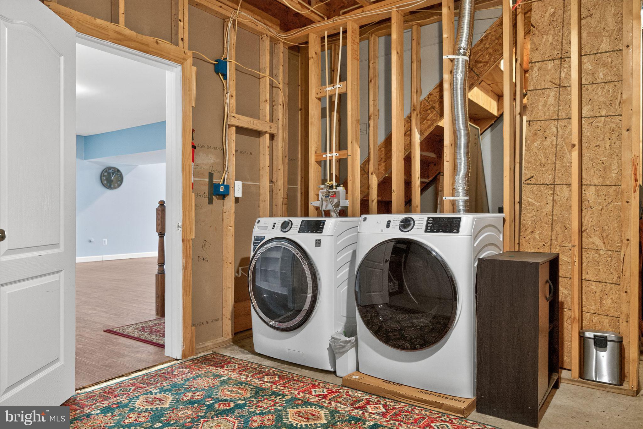 AUGUSTINE NORTH - Residential Lease