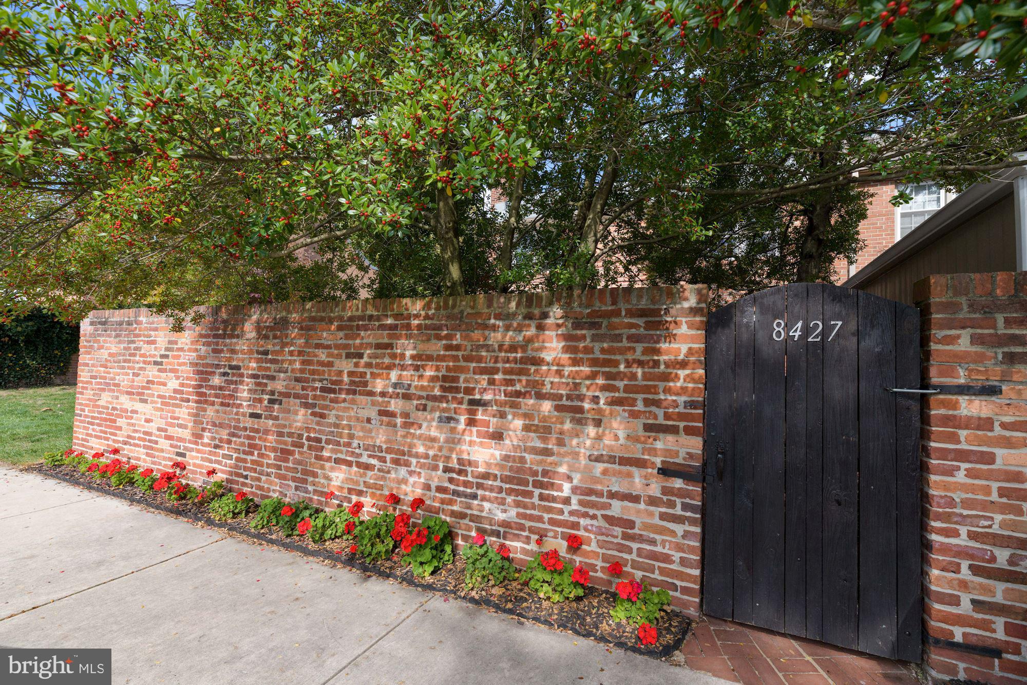 CHARLESTOWN - Residential