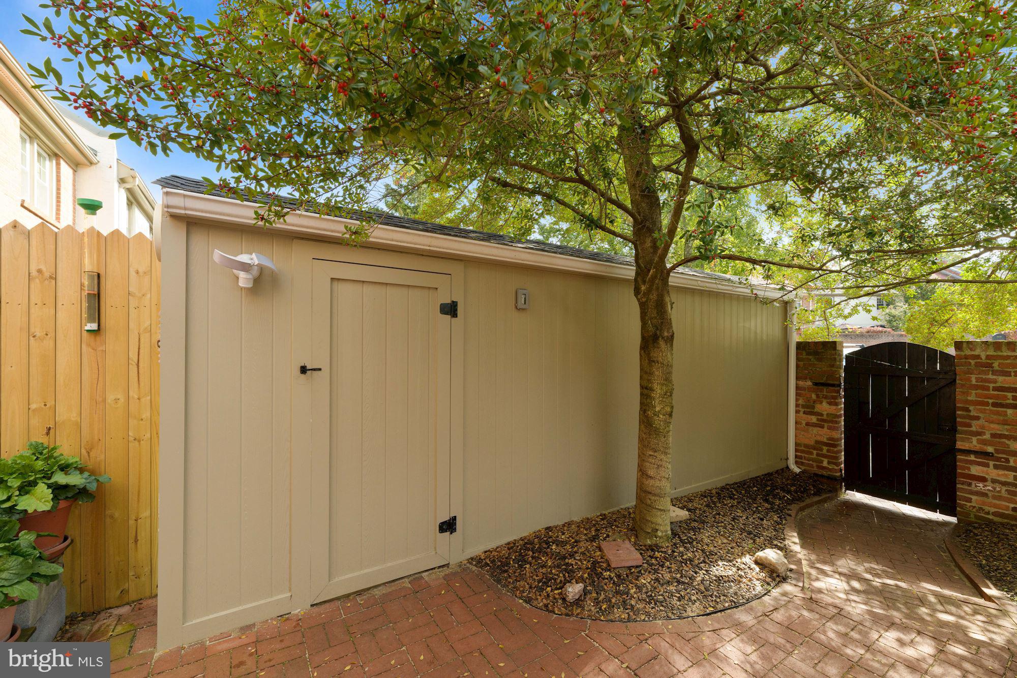 CHARLESTOWN - Residential