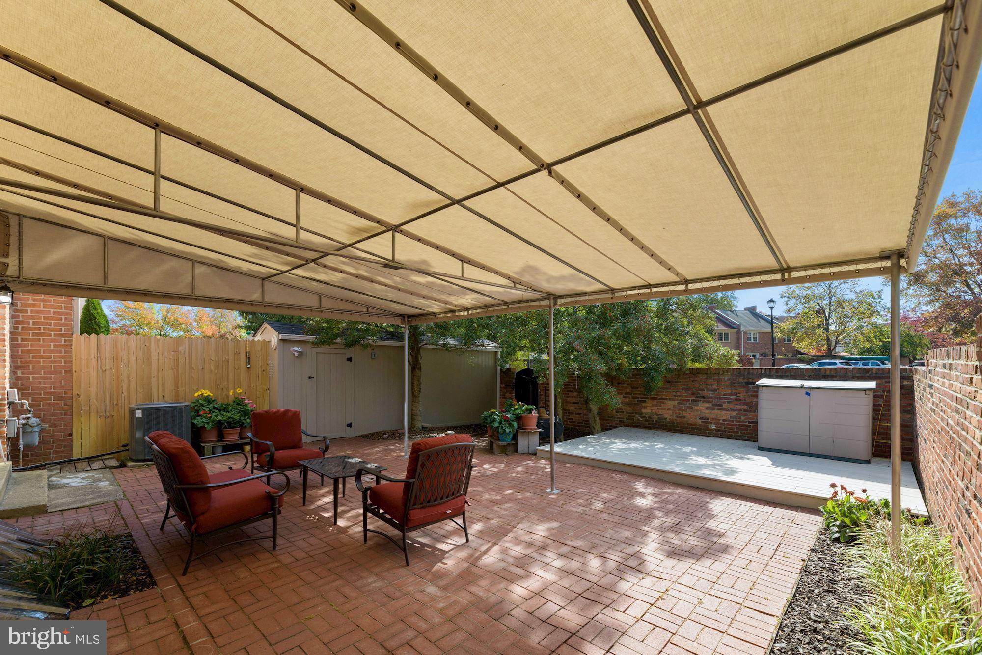 CHARLESTOWN - Residential