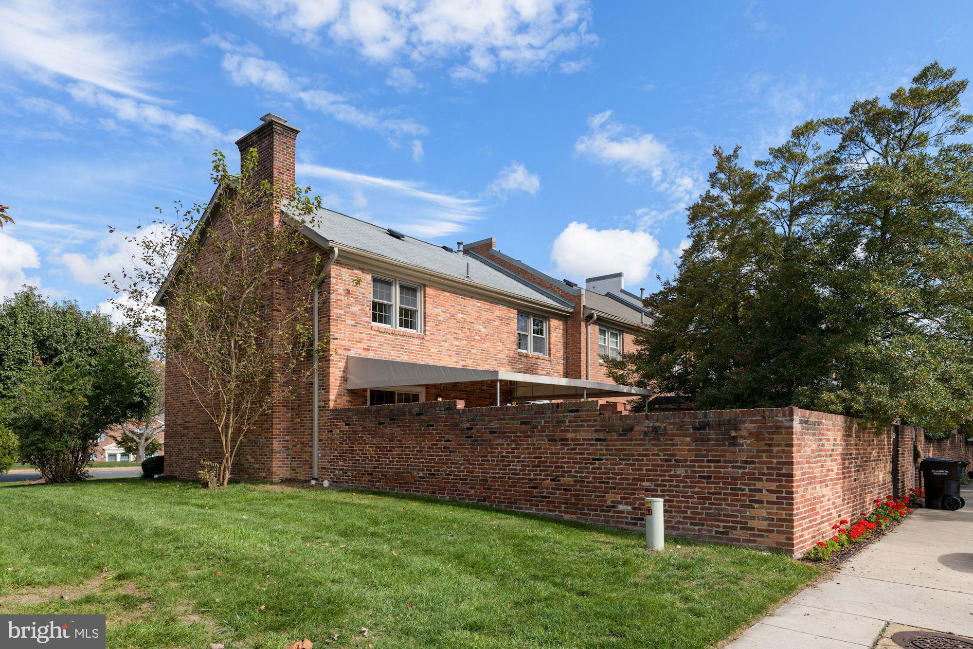 CHARLESTOWN - Residential