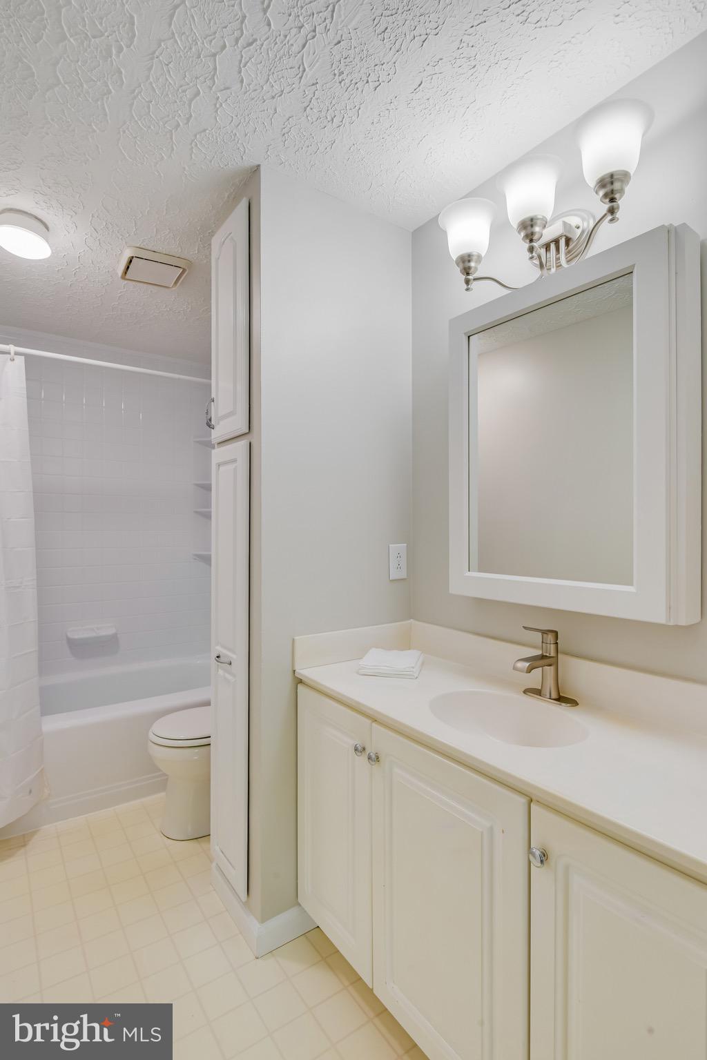 CHALET WOODS - Residential