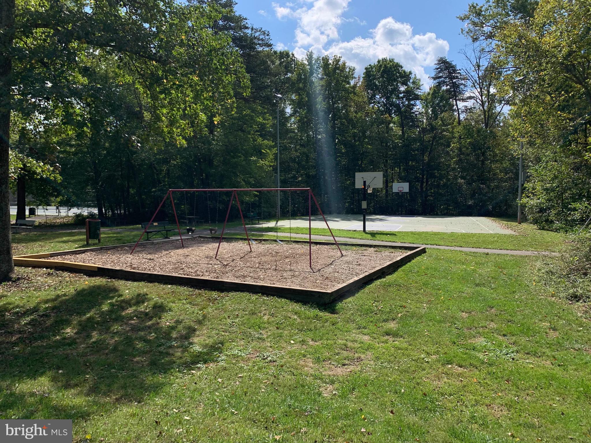 CHALET WOODS - Residential