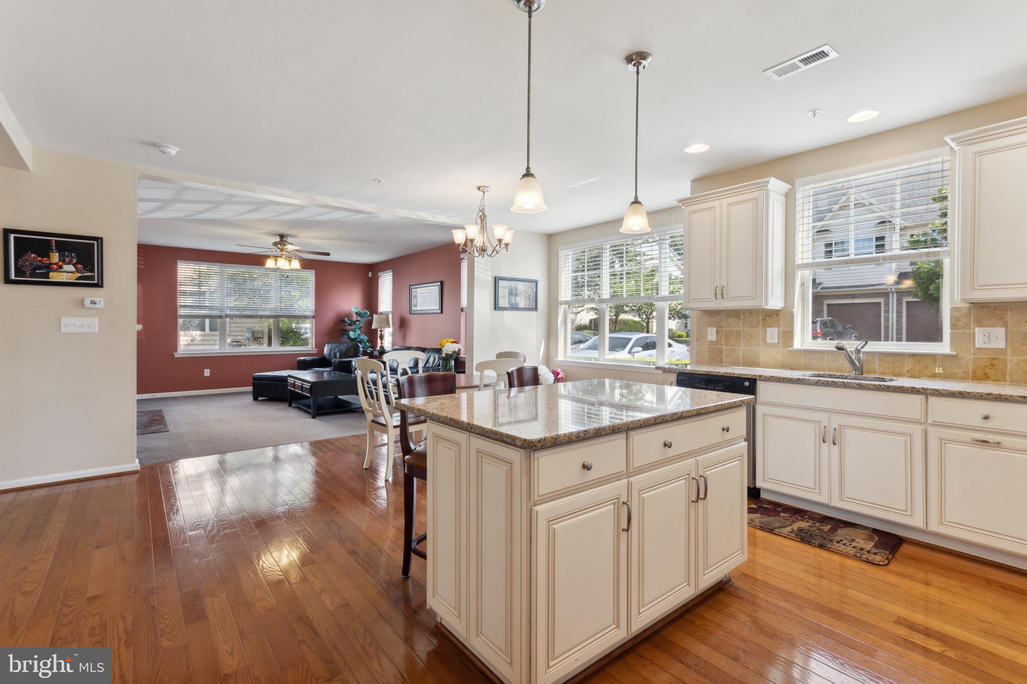 ENCLAVEATWILLIAMSTAD - Residential