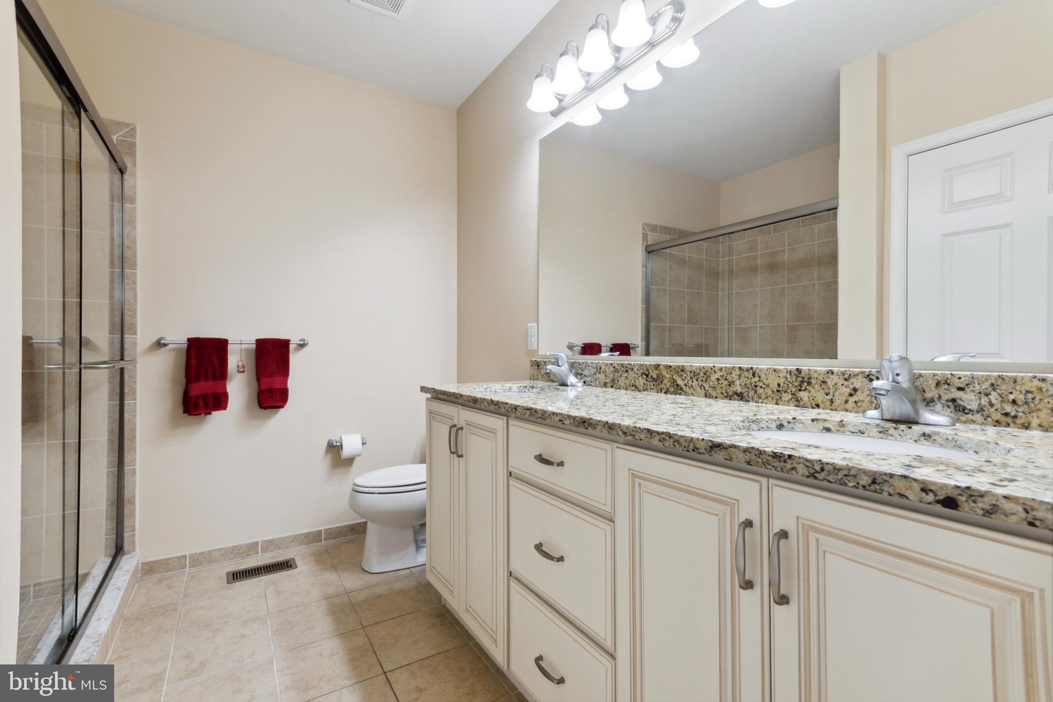 ENCLAVEATWILLIAMSTAD - Residential