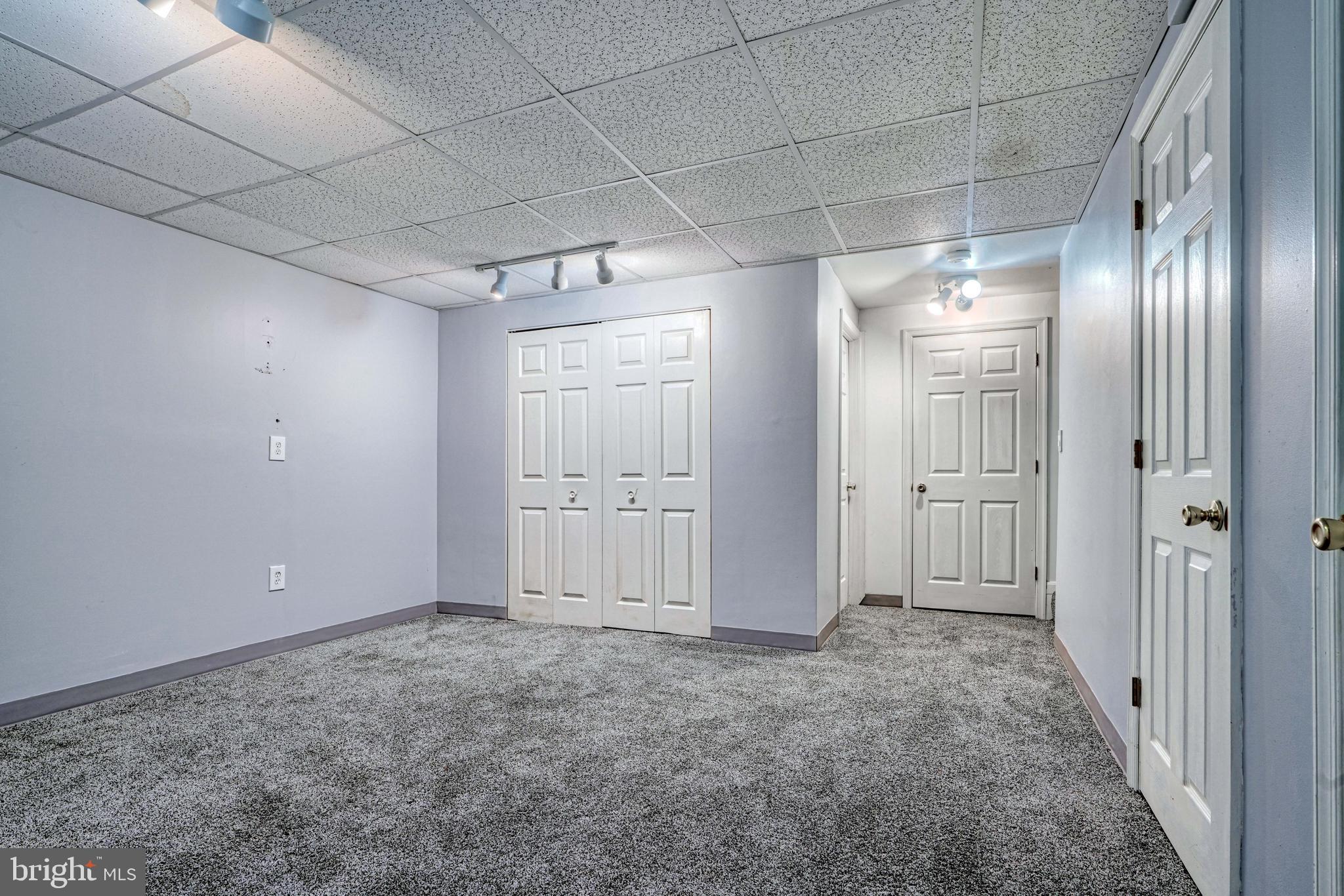 PARK MANOR CONDOMINIUMS - Residential Lease