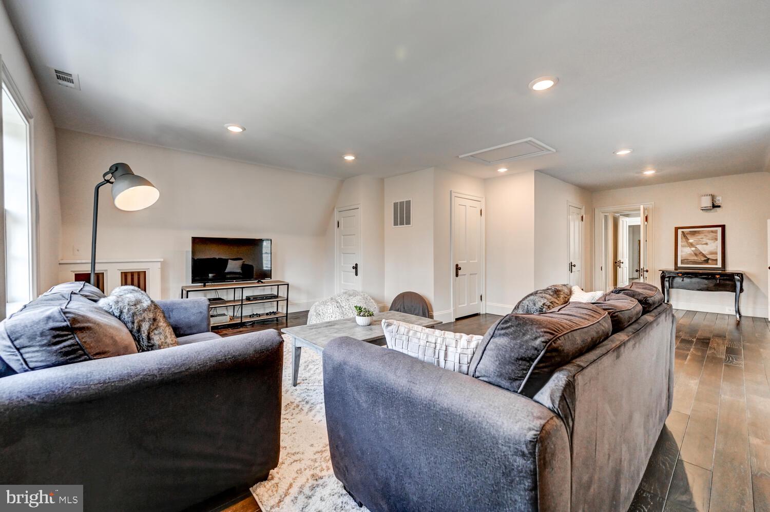 RUXTON - Residential