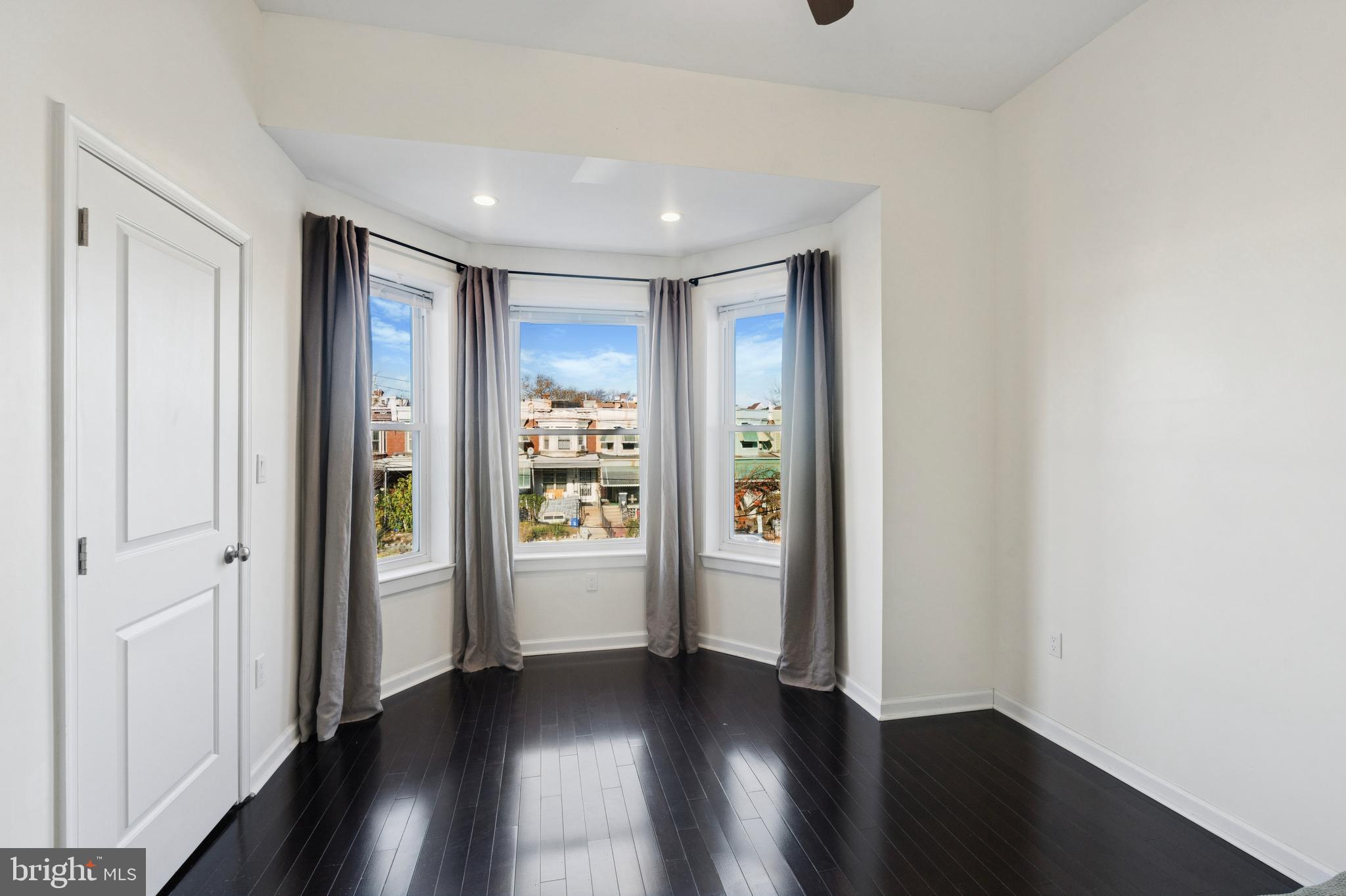 UNIVERSITY CITY - Residential