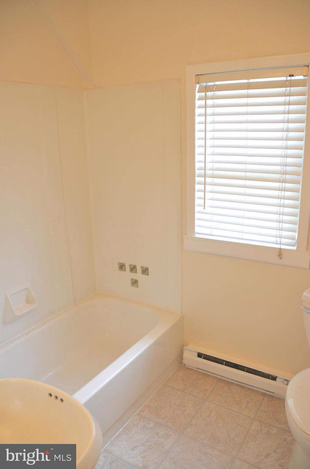 BEVERLEY BEACH - Residential Lease