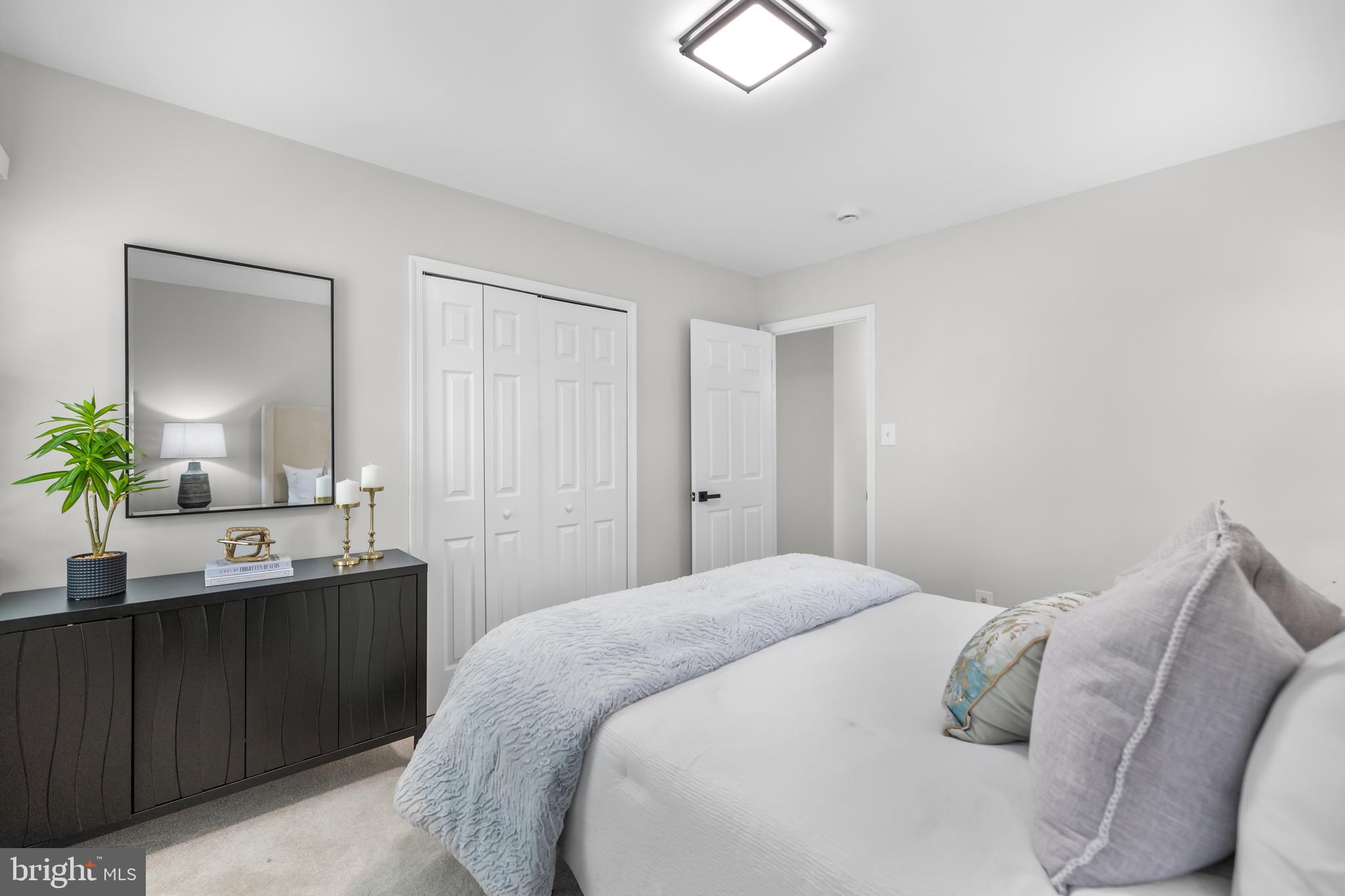 LAKE BRADDOCK - Residential