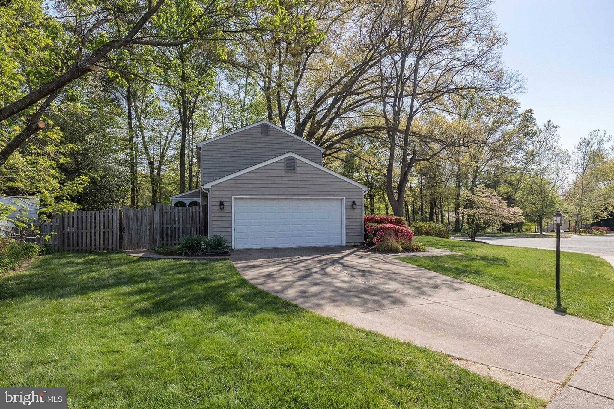 LAKE BRADDOCK - Residential