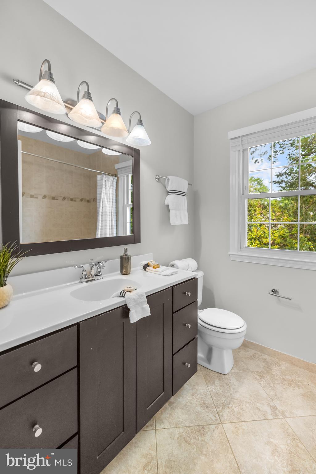 LAKE BRADDOCK - Residential