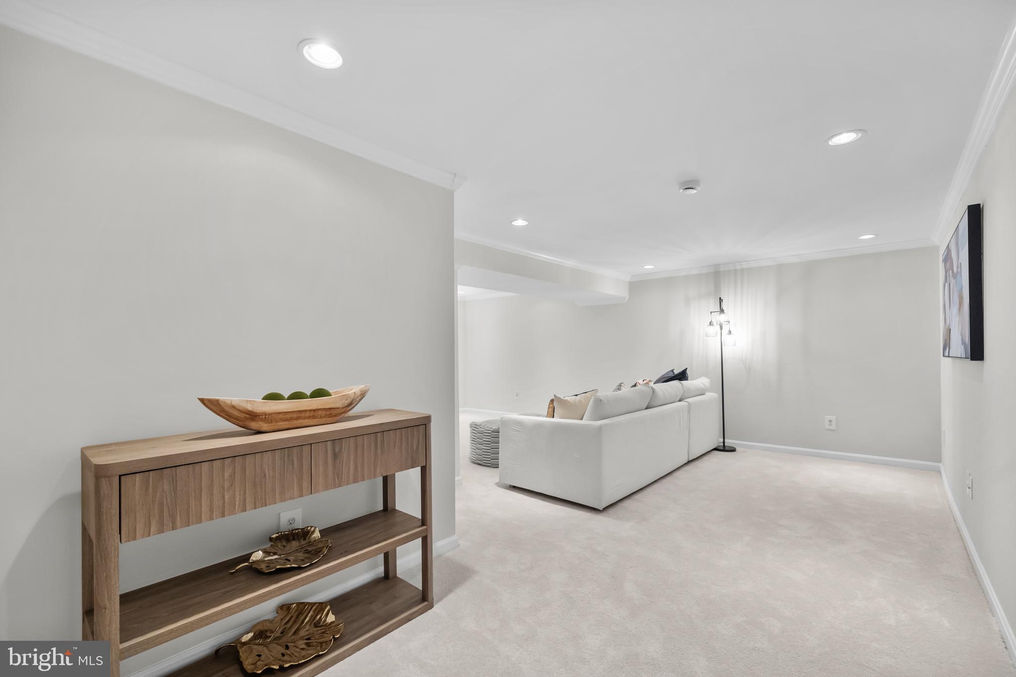 LAKE BRADDOCK - Residential