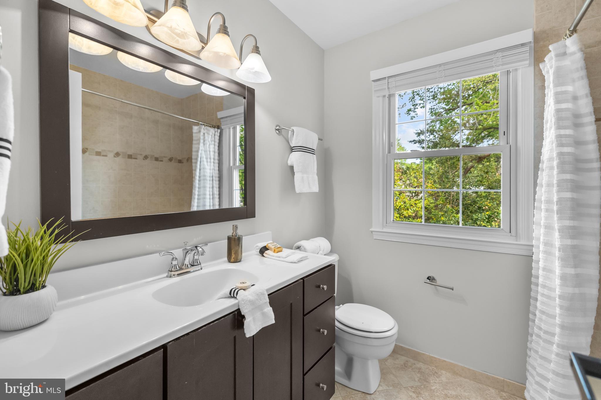 LAKE BRADDOCK - Residential