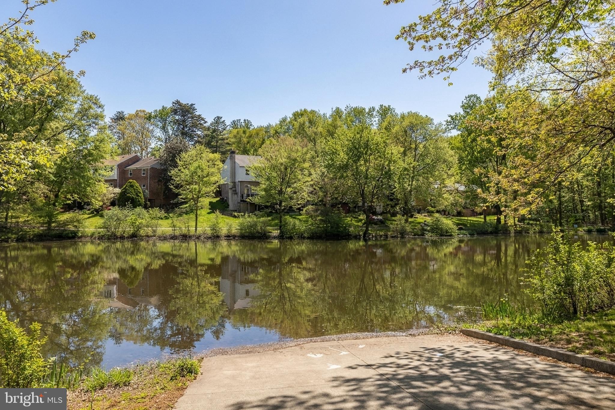 LAKE BRADDOCK - Residential