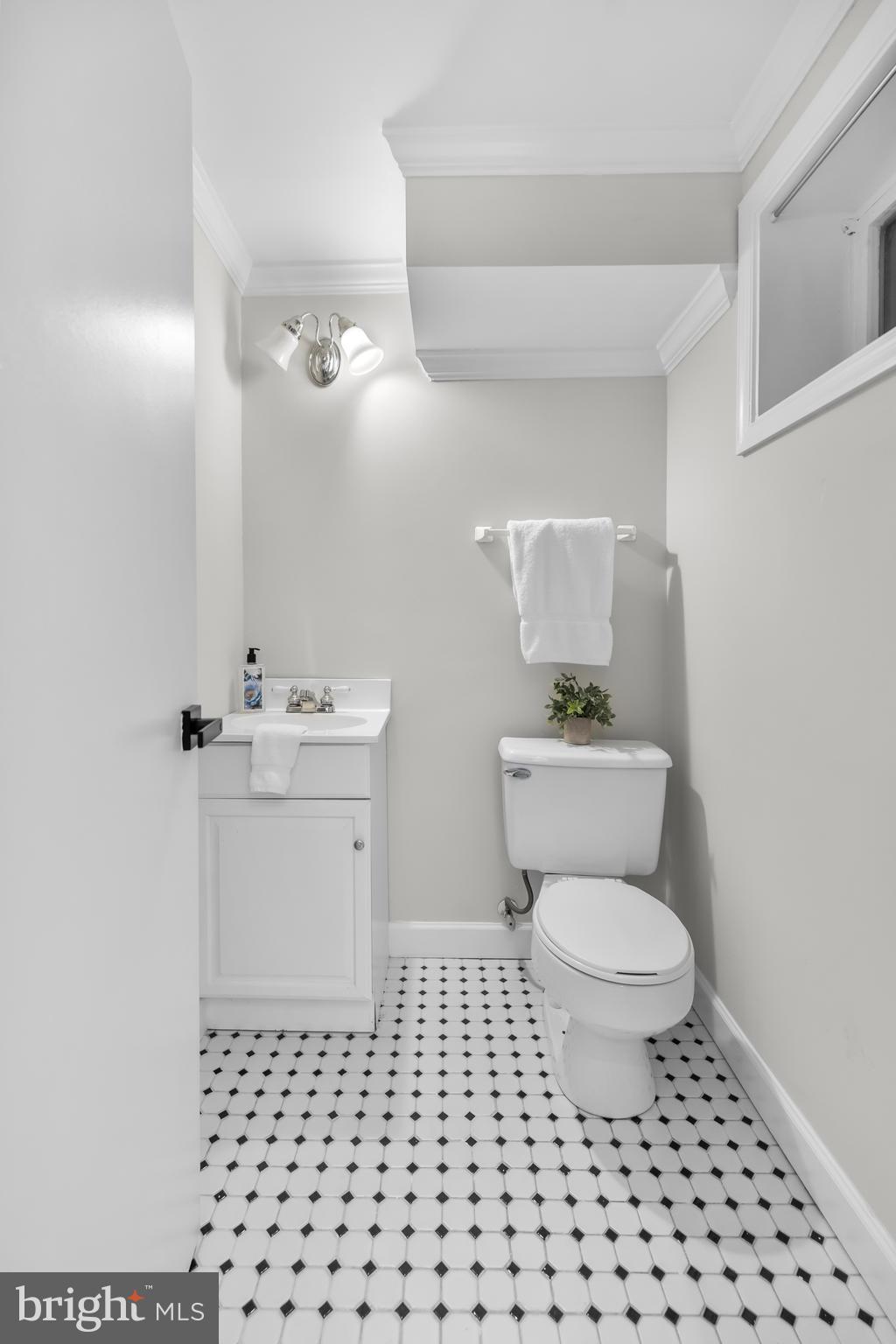 LAKE BRADDOCK - Residential